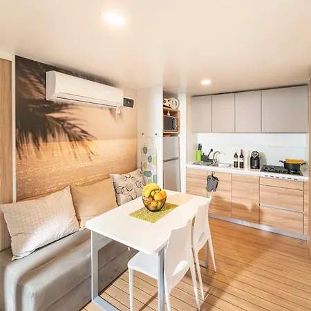 キャンプ場 Mobile Homes Azzurro *