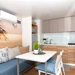 캠프장 Mobile Homes Azzurro 로비니