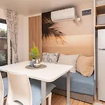 Mobile Homes Azzurro 캠프장 *